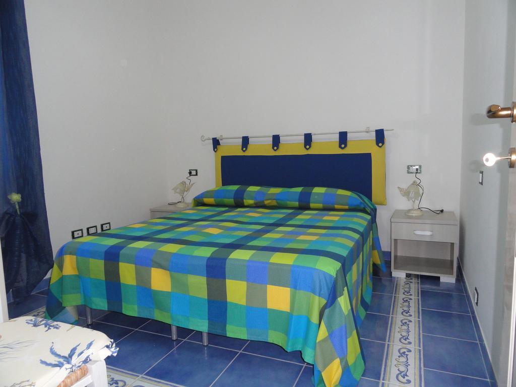 Chiaia Apartments Ponza Pokój zdjęcie