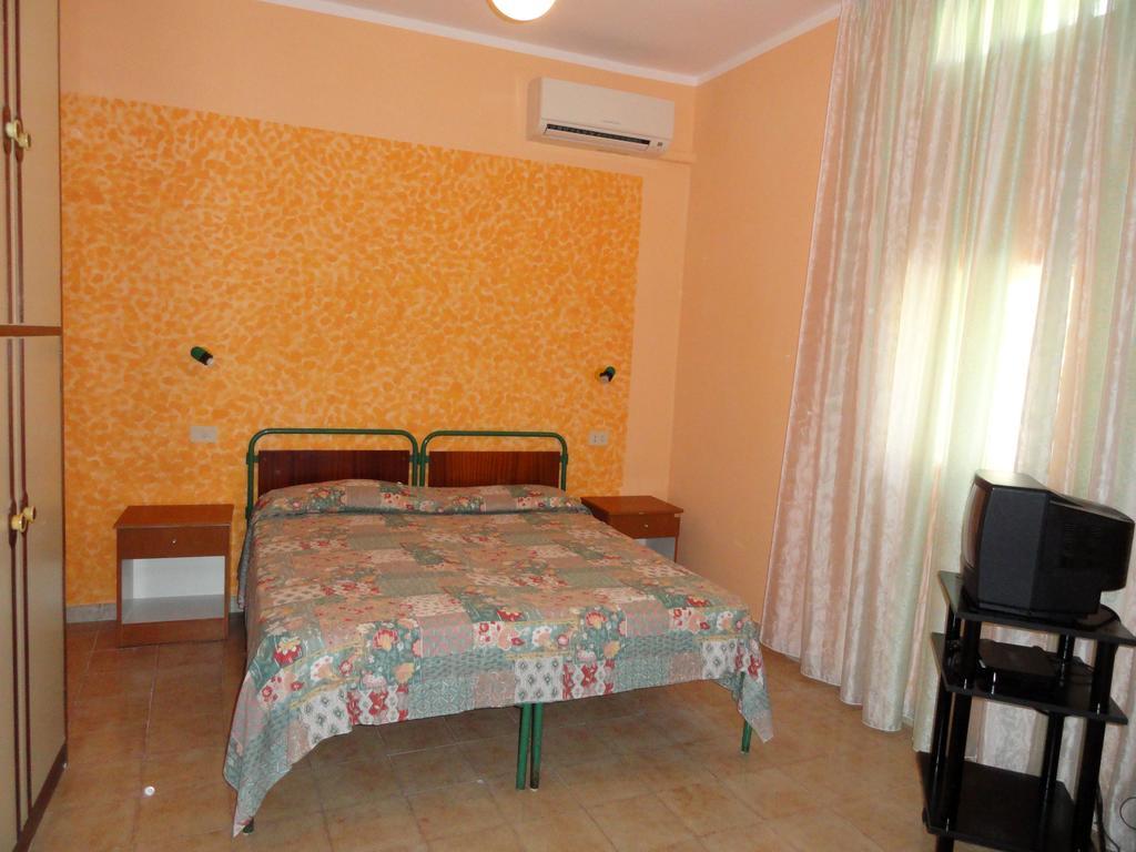 Chiaia Apartments Ponza Pokój zdjęcie