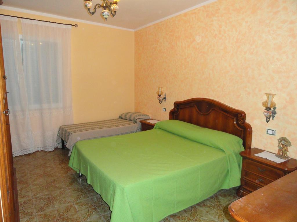 Chiaia Apartments Ponza Pokój zdjęcie